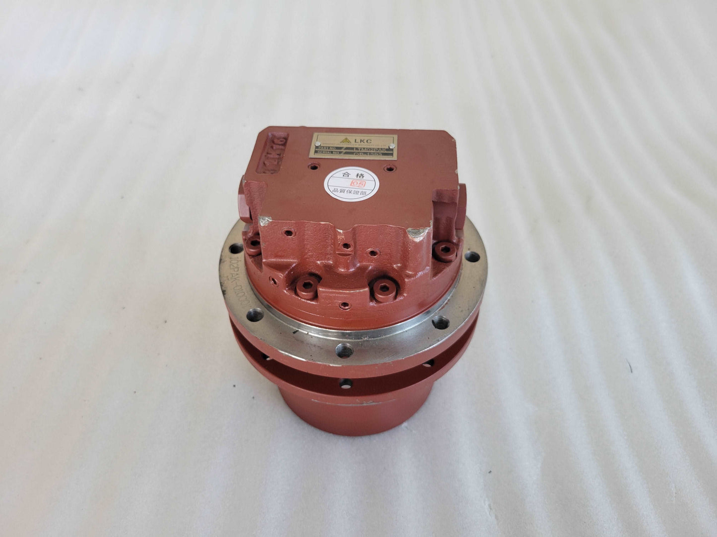 OEM final drive motor for excavator by JoyT5 – durable travel motor assembly for skid steers, wheel loaders, and mini excavators. High-quality heavy equipment spare part available in Calgary, Canada.