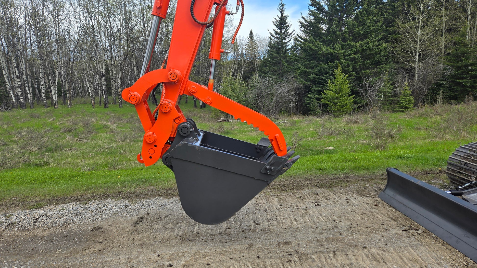 JT5600 6 ton mini excavator hydraulic bucket close up powered by Yanmar engine compact excavator attachment in Canada durable construction equipment for digging and landscaping work