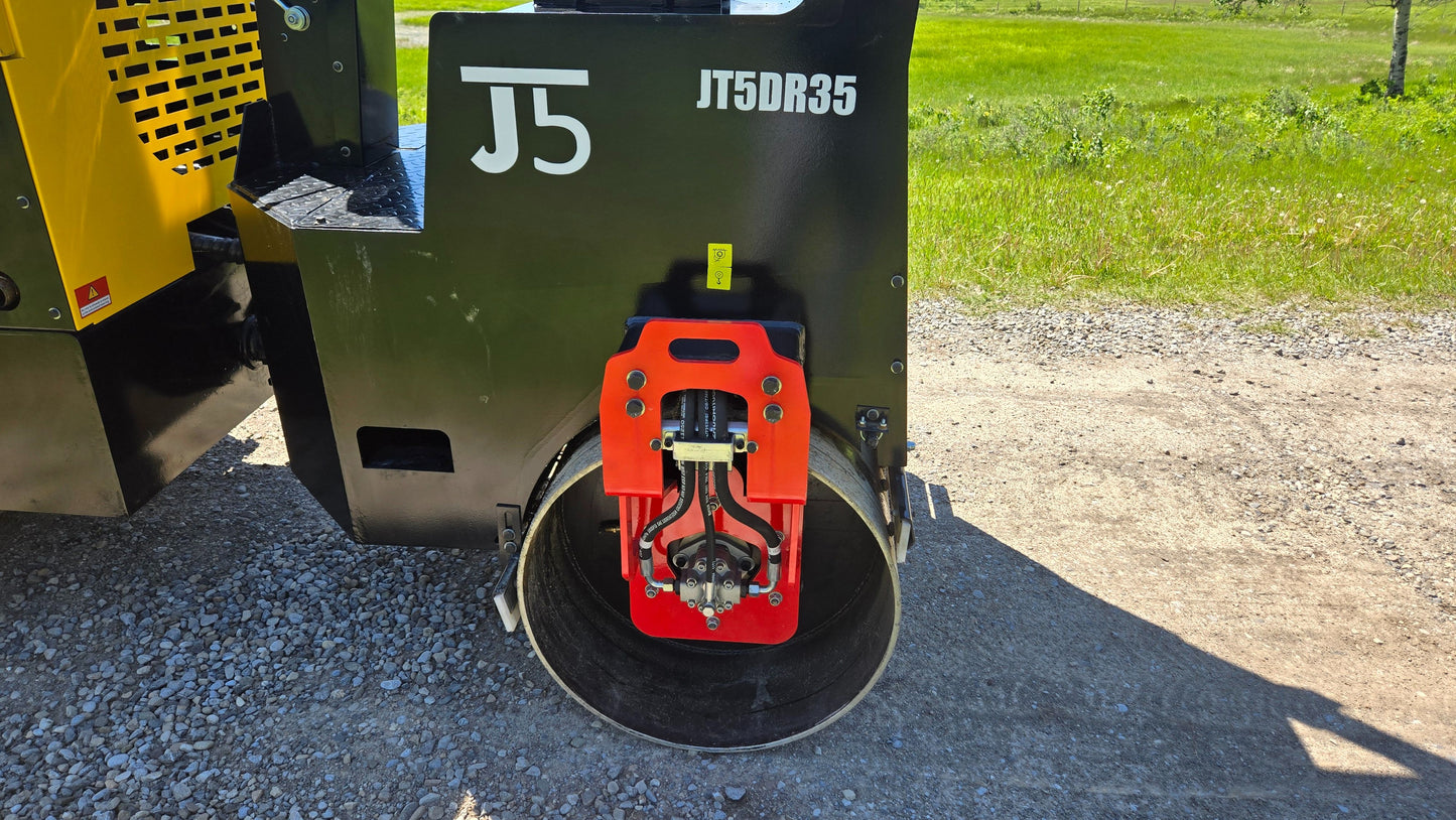 Side view of JT5DR35 compact mini drum roller showing hydraulic system and durable vibrating drum by JoyT5