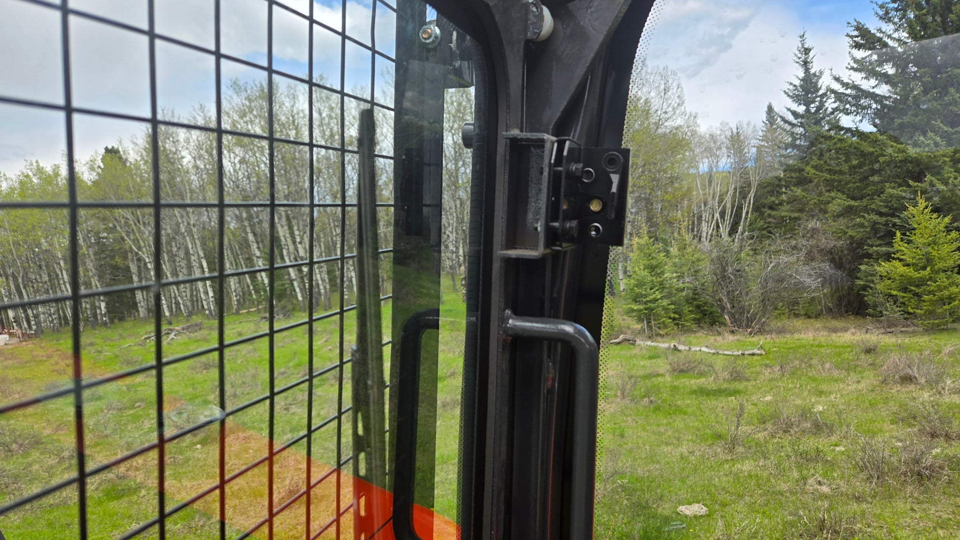Safety door panel and protective cabin design of JT5600 6 ton mini excavator with Yanmar engine for sale in Canada, durable compact excavator for construction sites