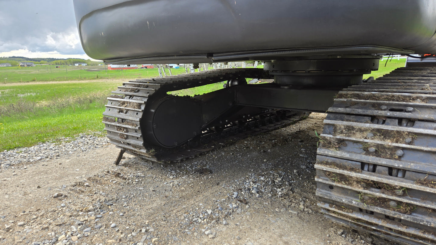 Undercarriage and drive motor system of JT5600 6 ton mini excavator with Yanmar diesel engine for sale in Canada, compact excavator for construction and heavy duty site work