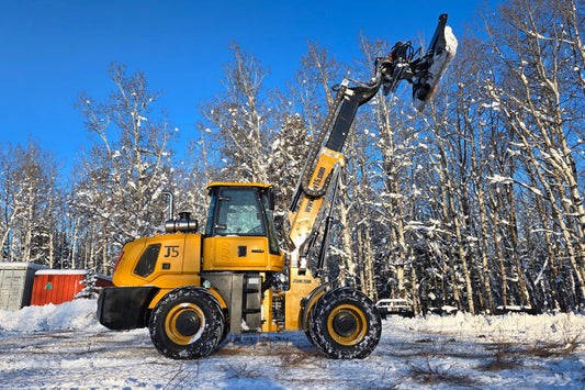 2.5 ton compact wheel loader lifting snow in Canada ideal for construction agriculture and snow removal powered by Cummins engine