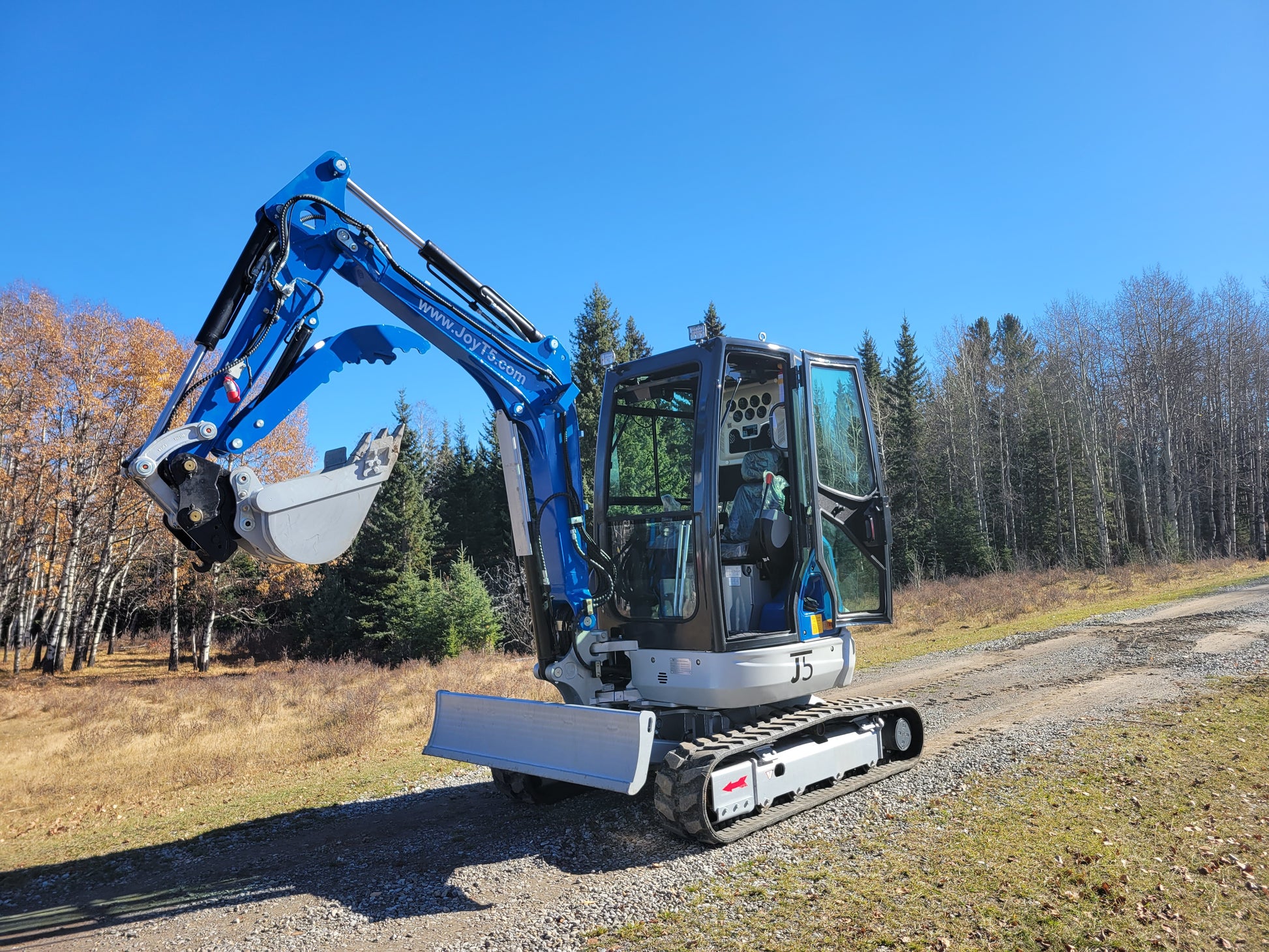 JT5350 3.5 Ton Excavator for sale in Canada and United States | JoyT5