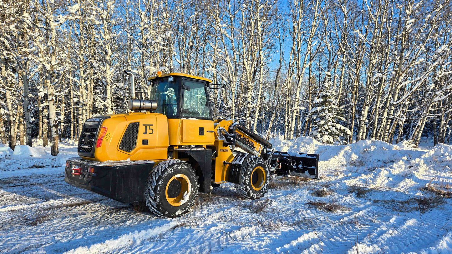 JT5WL2500 2.5 Ton Compact Mini Wheel Loader in Canada clearing snow, ideal for construction, agriculture, and heavy-duty material handling.