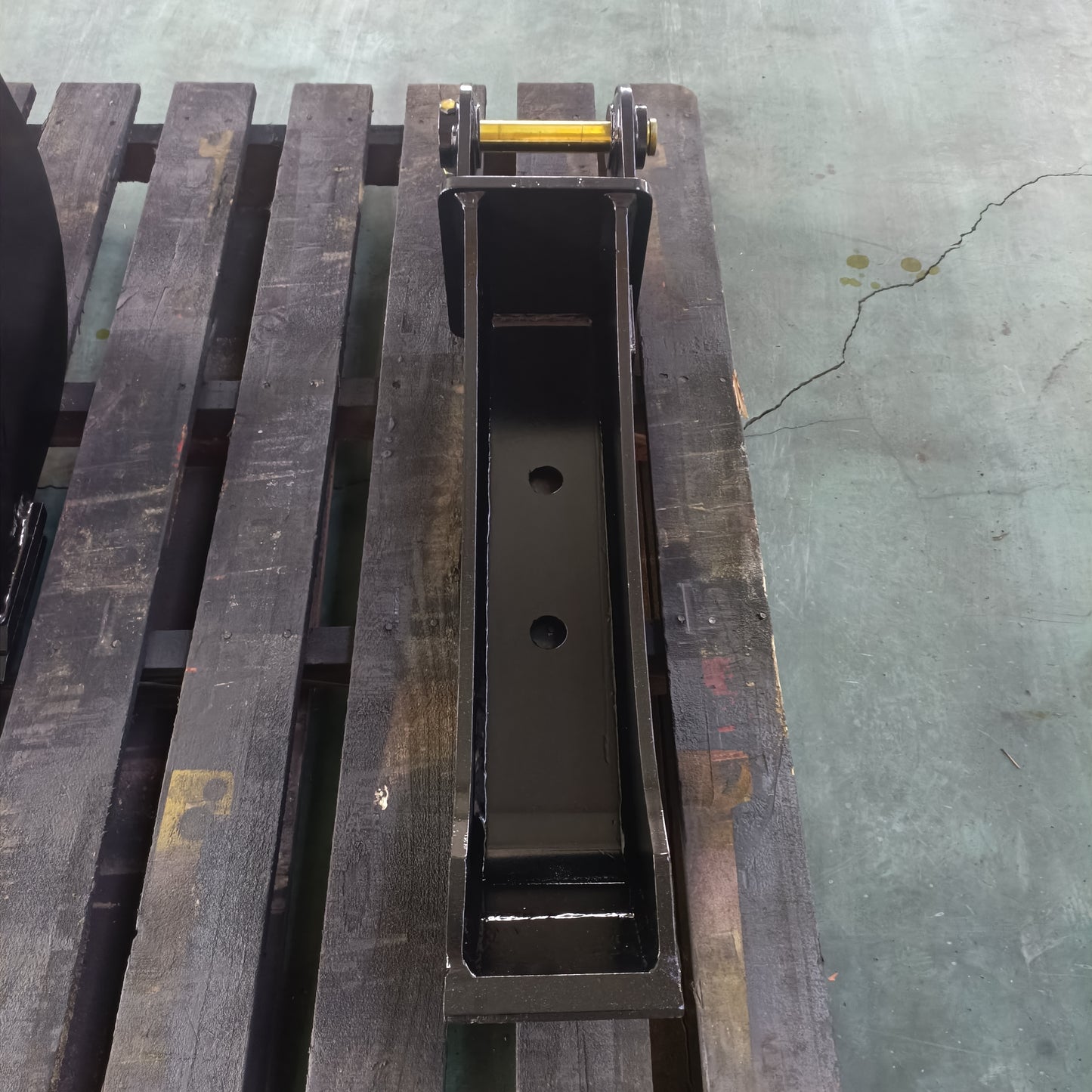 Heavy duty ripper attachment part for excavator made in Canada used for custom excavator attachments and construction equipment

