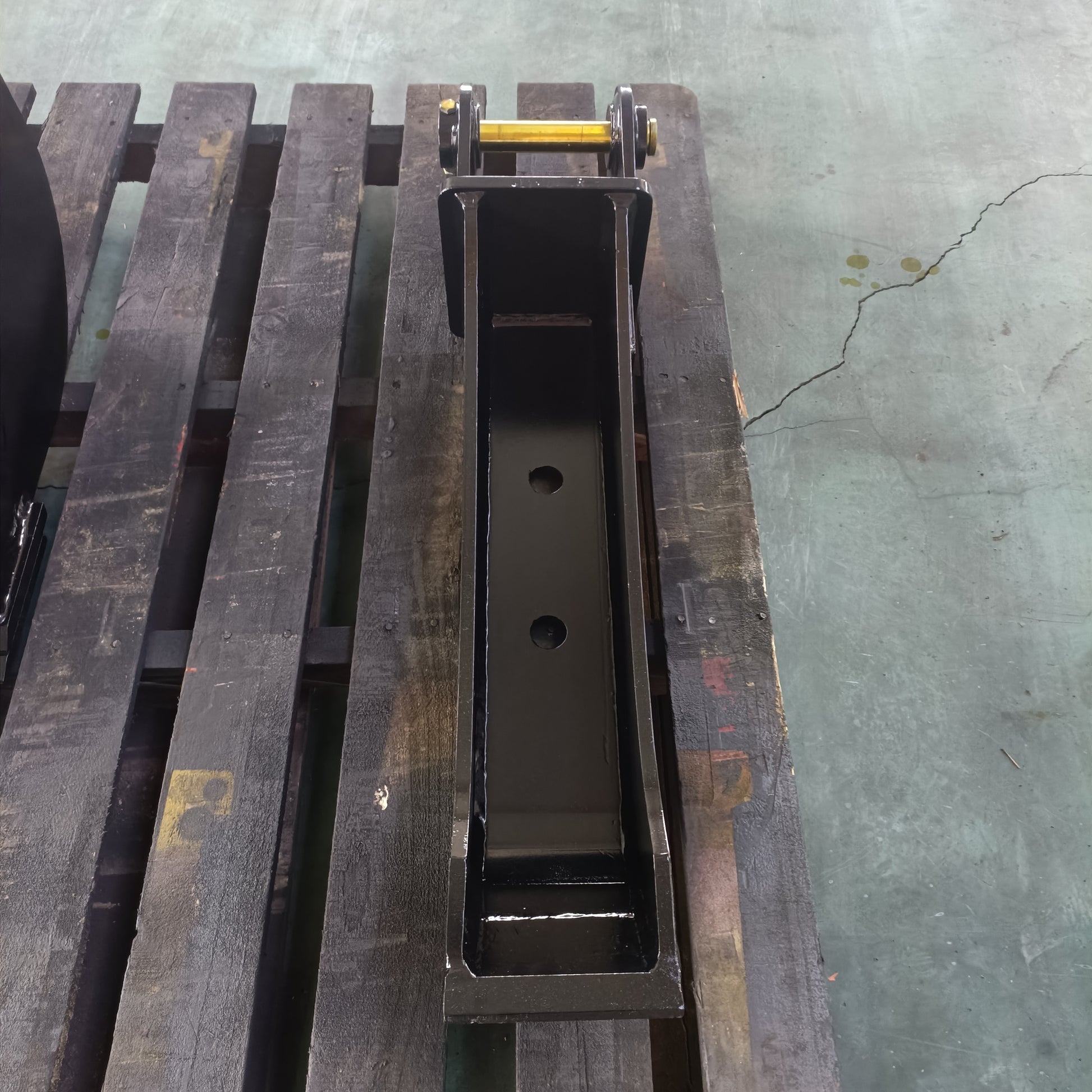 Heavy duty ripper attachment part for excavator made in Canada used for custom excavator attachments and construction equipment

