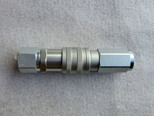 Hydraulic Flat Face Quick Coupler 3/8 NPT for excavators, skid steers and loaders. Stainless steel, ISO16028 compatible, leak-free hydraulic coupler with Parker, Safeway, Stucchi fittings available in Canada for construction equipment.