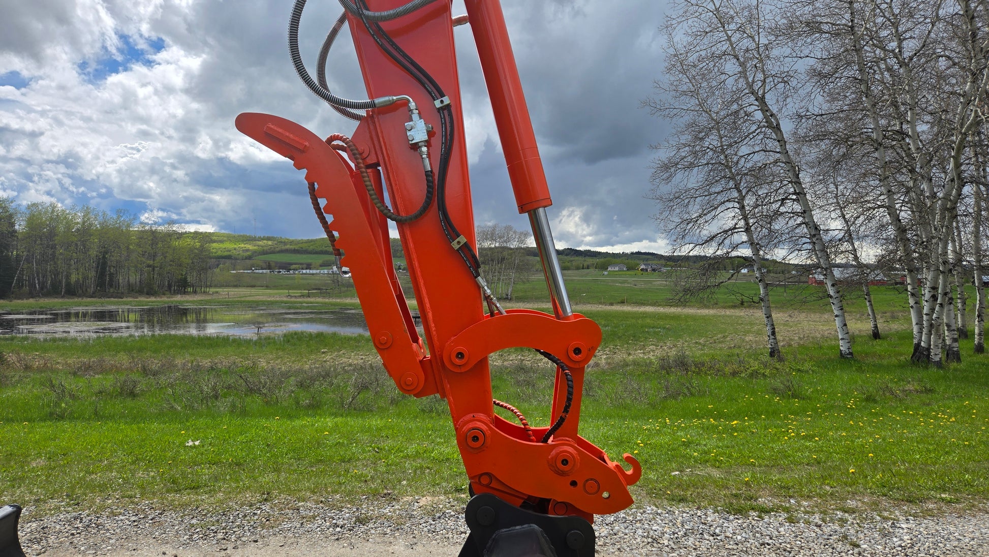 JT5600 6 Ton mini excavator hydraulic thumb attachment close view for construction in Canada with JoyT5 dealer support