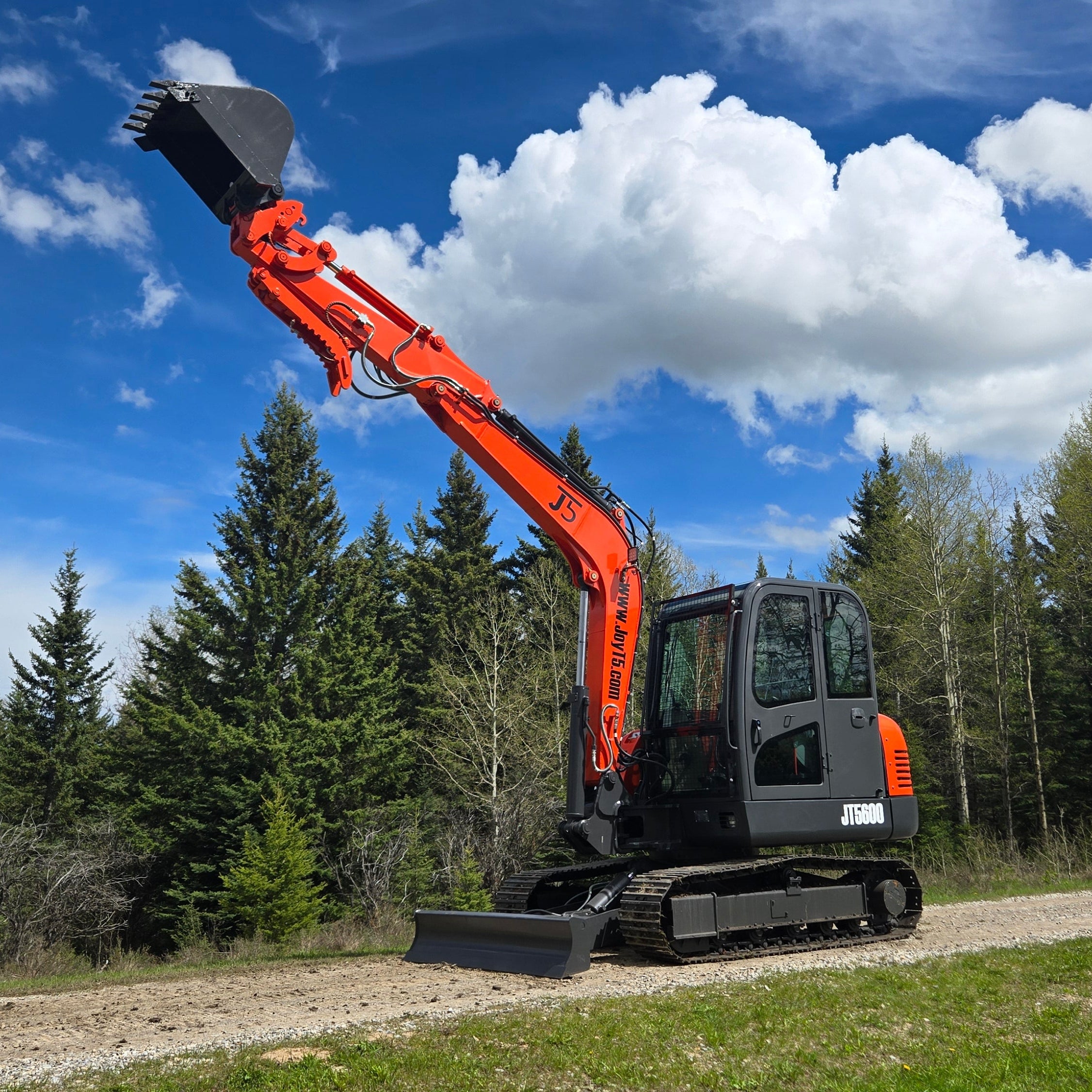 JT5600 6 Ton Compact Excavator by JoyT5 with Yanmar engine, hydraulic quick hitch and high reach digging arm fully extended