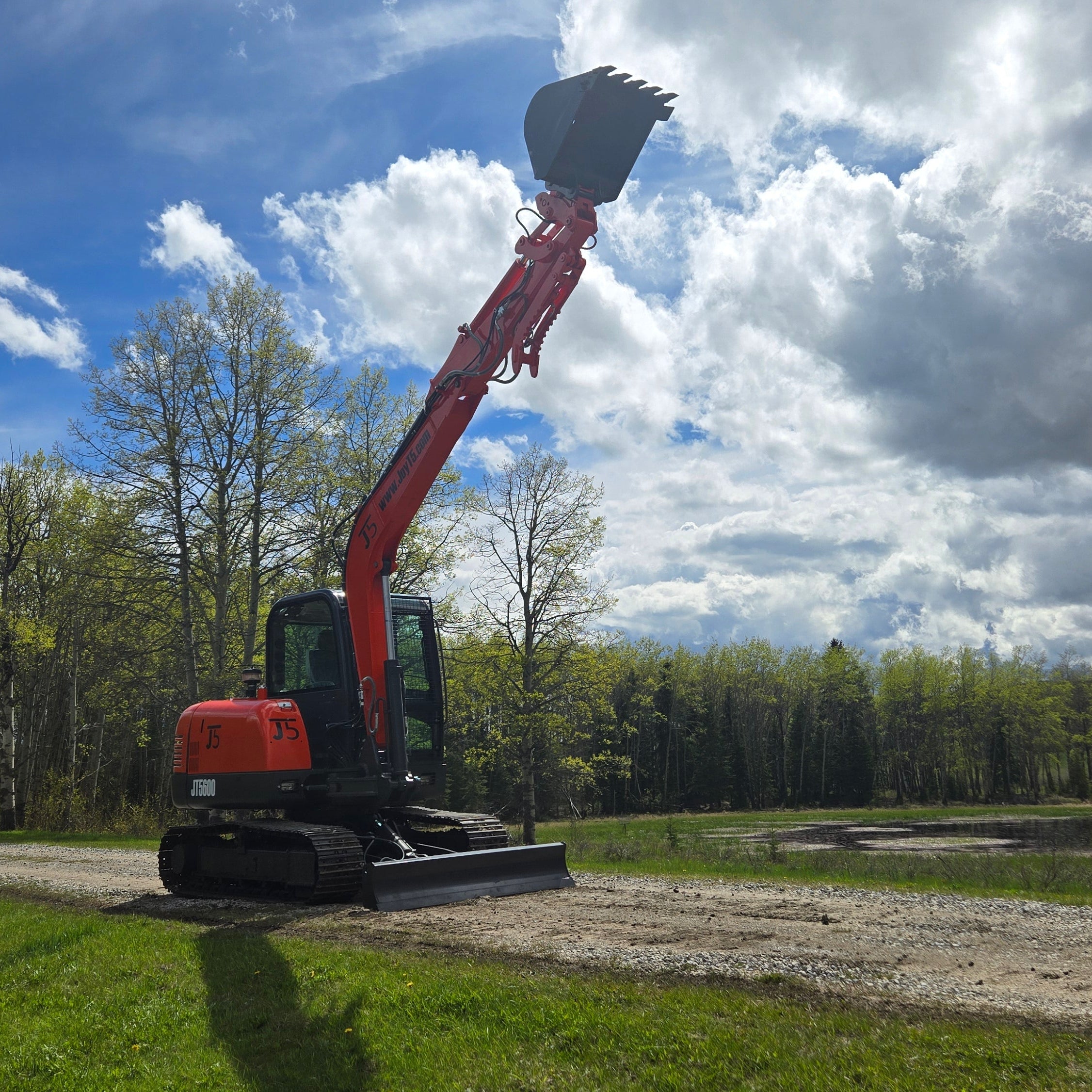 JT5600 6 ton mini excavator for sale in Canada with Yanmar engine compact construction machinery lifting bucket high durable small excavator for building and landscaping projects