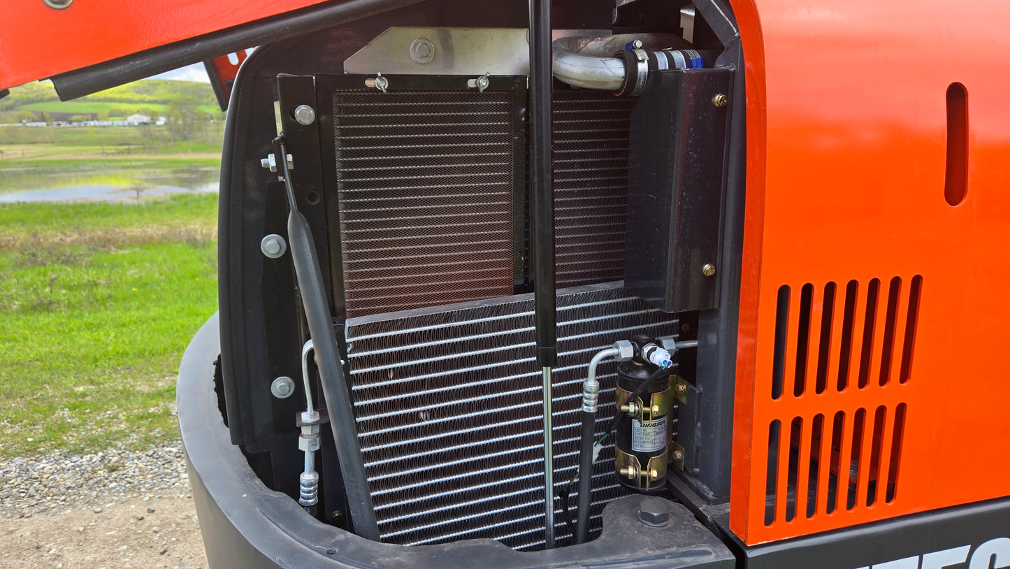 Radiator and hydraulic cooling system inside JT5600 JoyT5 6 ton mini excavator for efficient engine performance