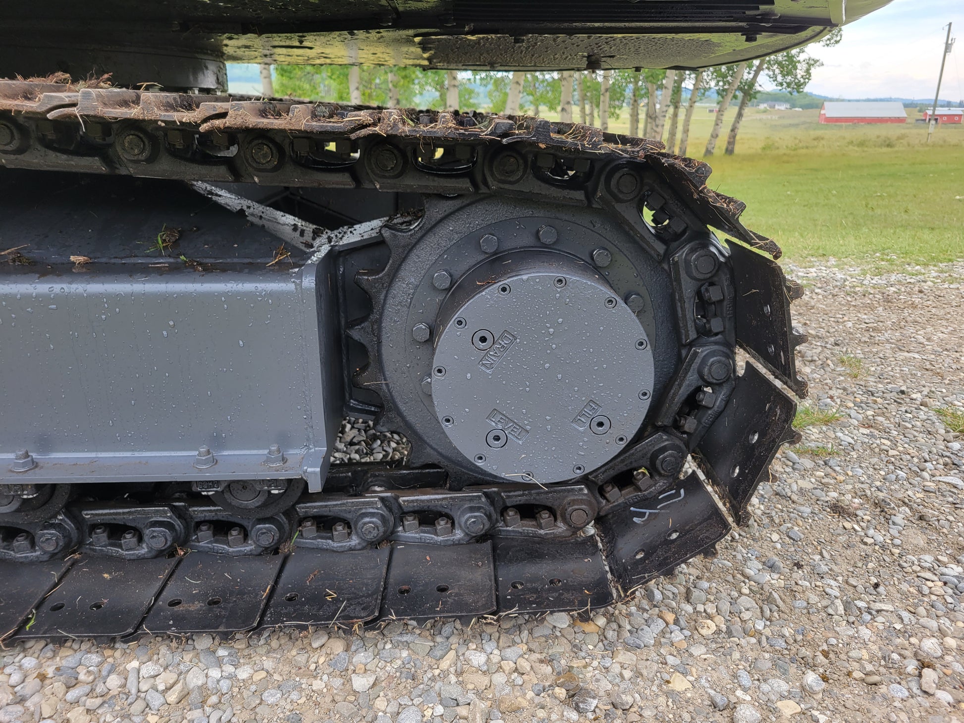 JT5600 mini excavator track undercarriage close-up – heavy-duty crawler system by JoyT5 ensuring stability and durability