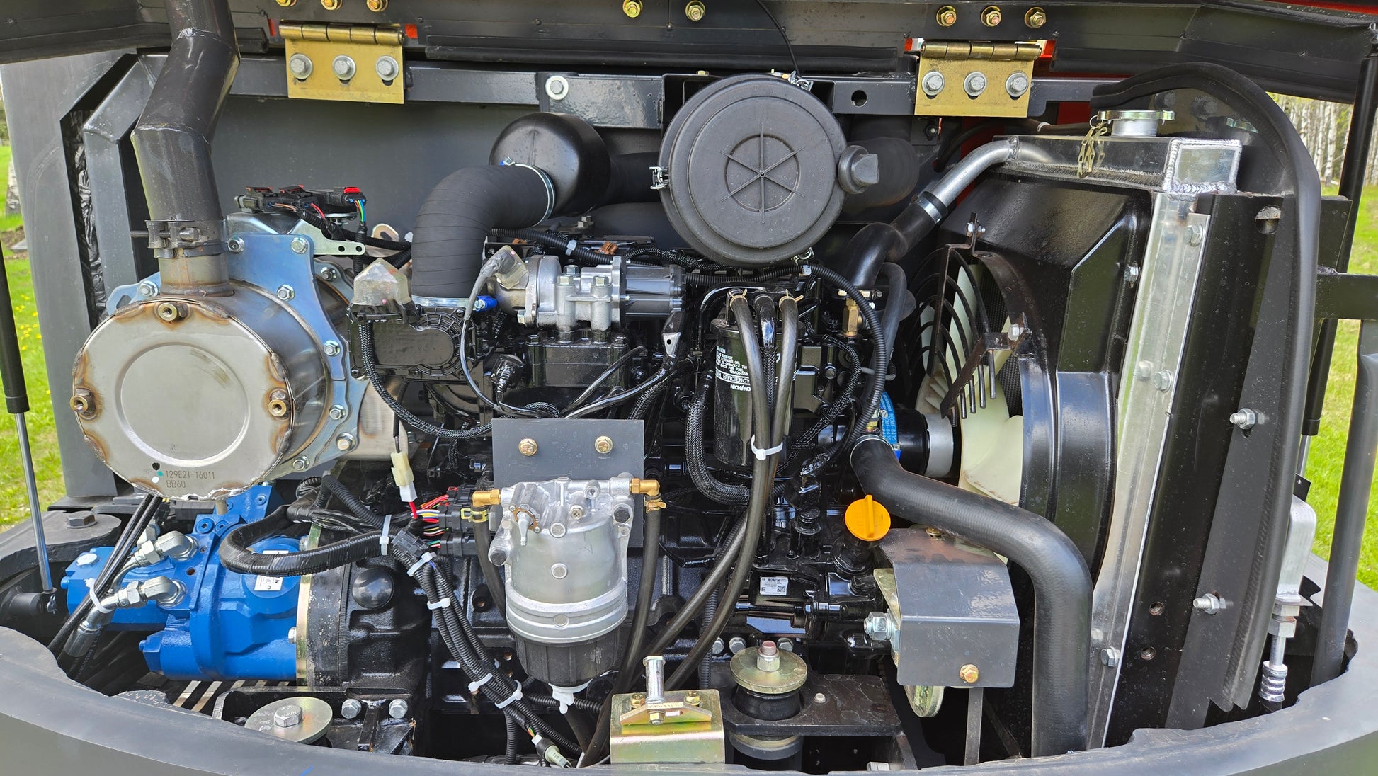 JT5600 mini excavator engine compartment with Yanmar diesel engine