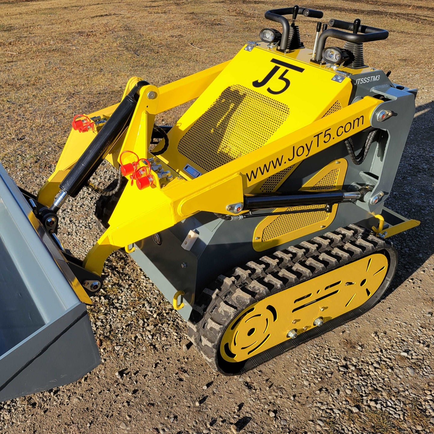 JoyT5 JT5SSTM3 mini tracked skid steer 23 HP in Canada stand on loader with bucket for construction landscaping and agriculture