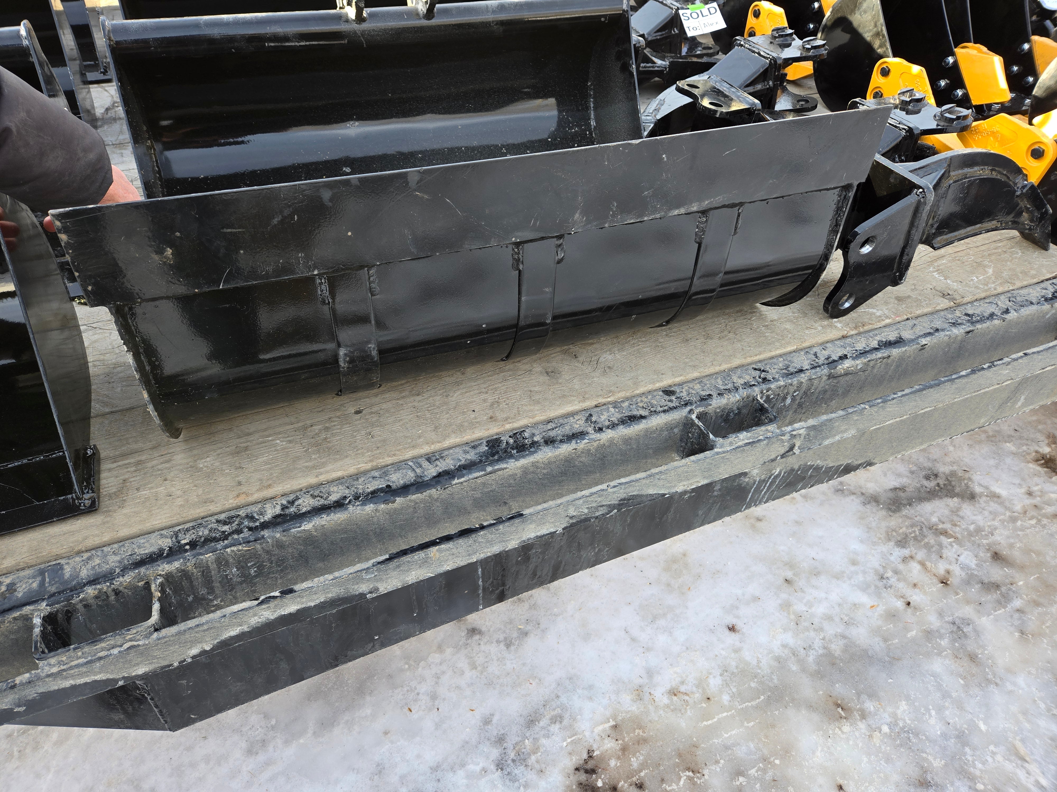 Mini Excavator Attachments Canada | Agrotk & FF Industrial Mounts