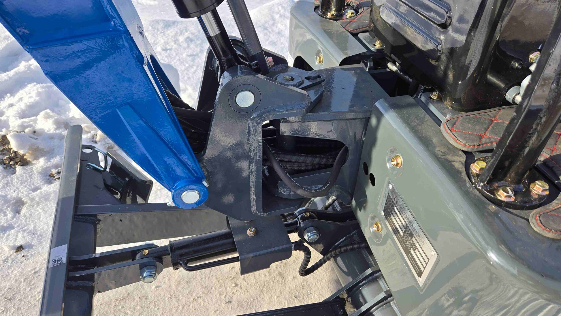 Close up of Rippa R10 1 Ton Mini Excavator bucket attachment in Canada highlighting strong construction and use by JoyT5