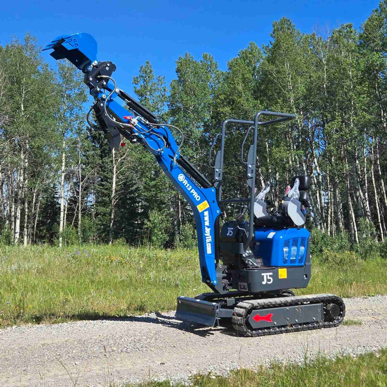 Rippa R13 1.3 ton mini excavator for sale in Canada | Compact mini excavator with raised boom for construction and landscaping supported by JoyT5