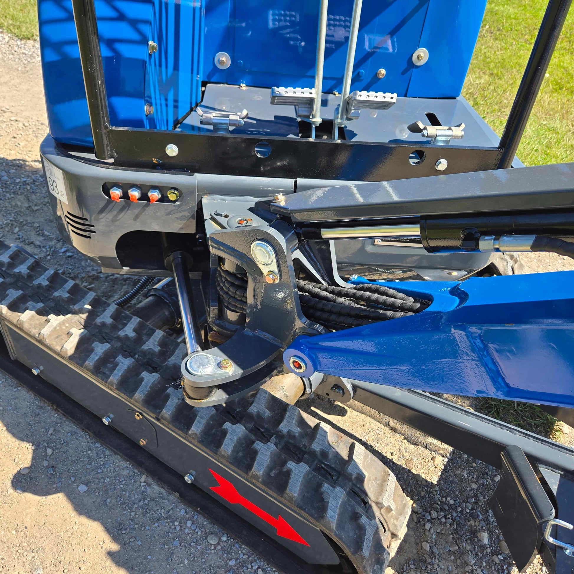 Rippa R15 1.5 Ton Mini Excavator for Sale in Canada with JoyT5 showing strong hydraulic system and track detail for small excavator for construction canada and compact mini excavator buyers in canada