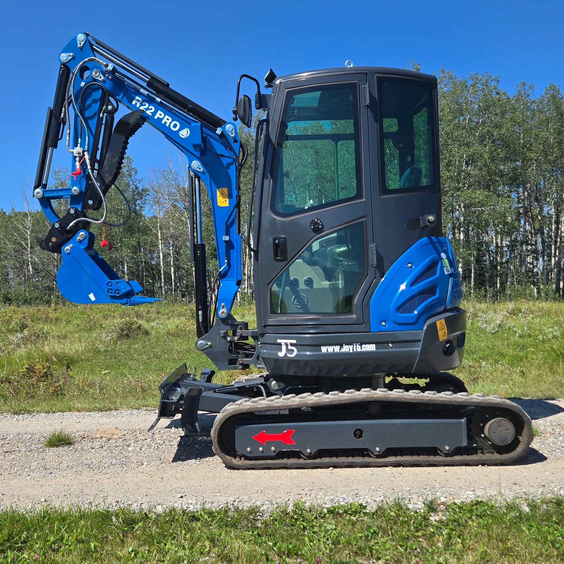 Rippa R22 Mini Excavator full side profile compact 2 ton excavator with Yanmar engine for sale in Canada suitable for construction and landscaping JoyT5

