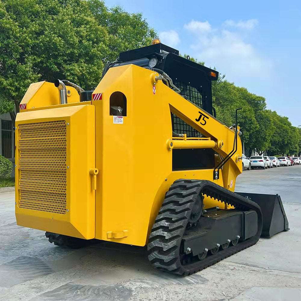 tracked skid steer 73 HP rear side view compact loader with durable tracks and hydraulic arms for construction and farming use in Canada

